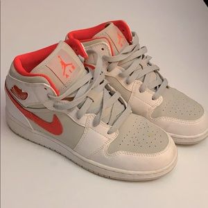 nike air jordan 1 mid pink and white